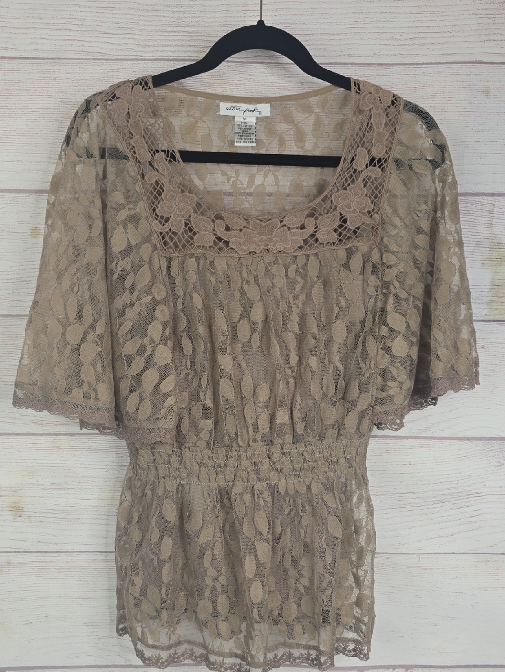 Ultra Pink Woven Heart Lace Peplum Top in Taupe Sz Med